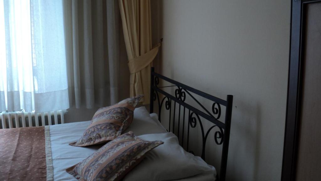 Yavuz Hotel Ankara Rum bild